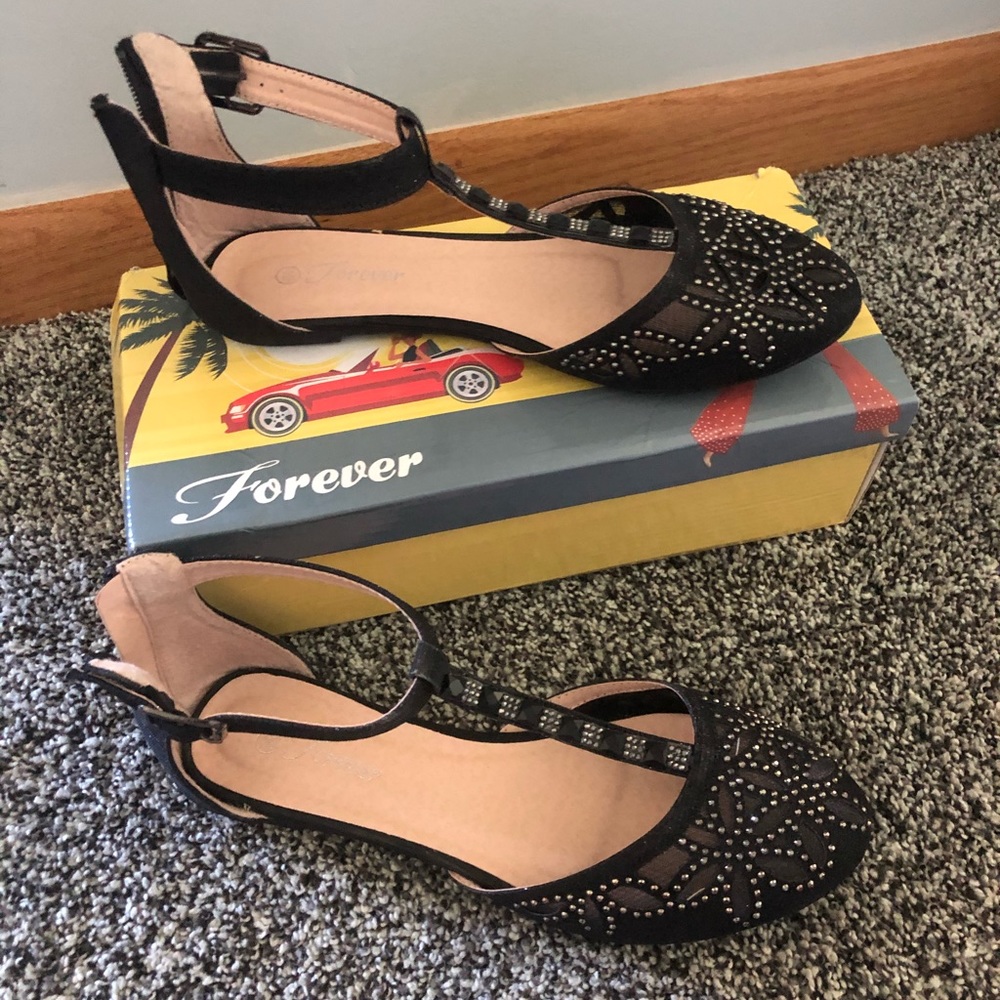 Lace flats